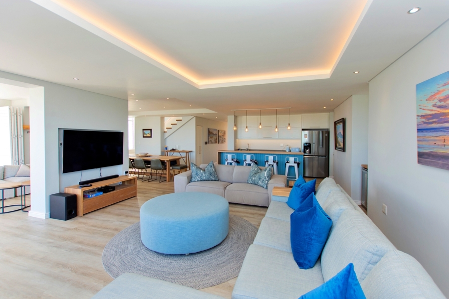 5 Bedroom Property for Sale in Calypso Beach Western Cape